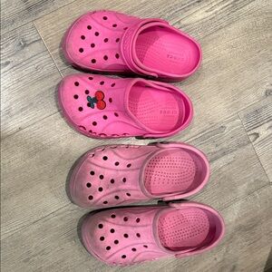 CROCS Kids' Pink Sandals with Cartoon Accent